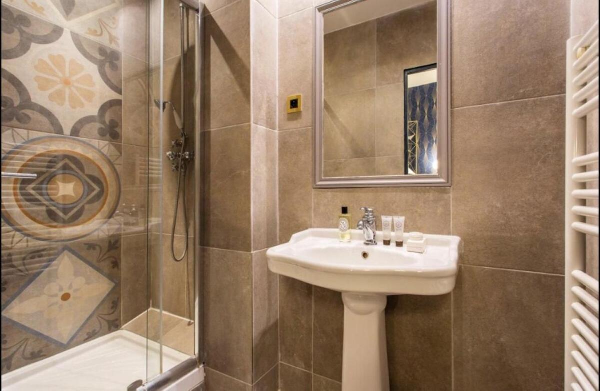 Charming 2br # Grands Boulevards * Parigi